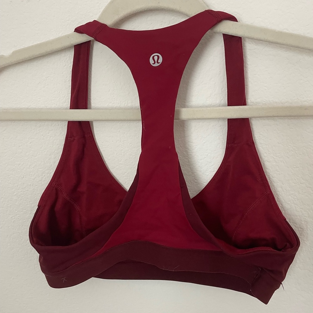 Lululemon sports bra